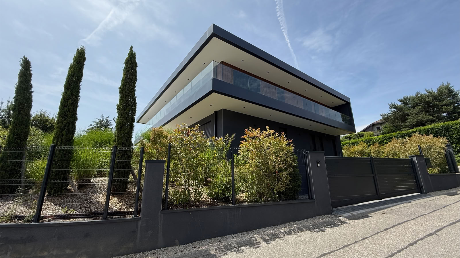 Maison contemporaine face au lac d’Annecy, Annecy-le-Vieux (74940) — vue 1