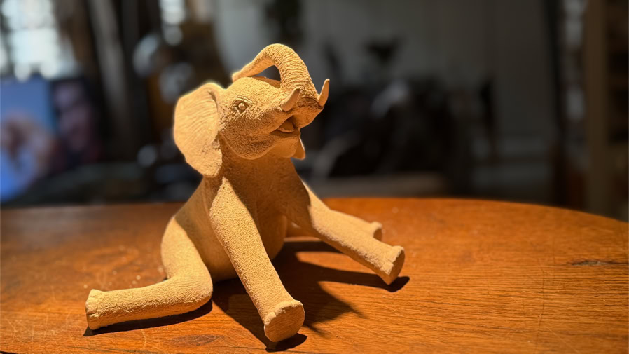 Sculpture d’Eric Picard, série Haut-relief en Afrique — 23